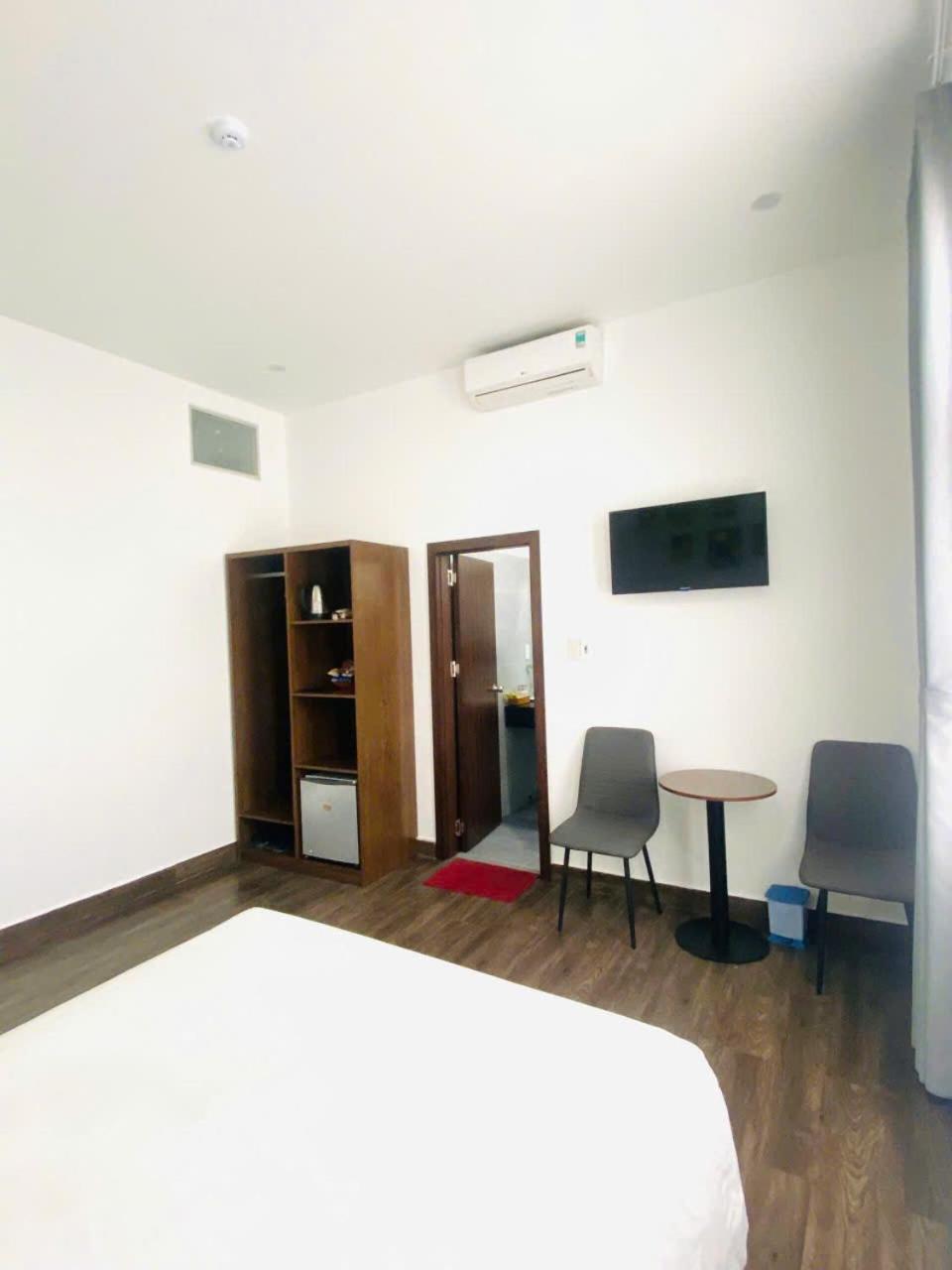 Royal 3* Hue
